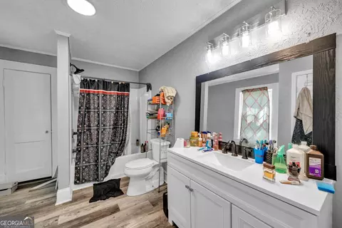 Bath - 415 E 7th Ave, Cordele, GA 31015 photo 1 of 1