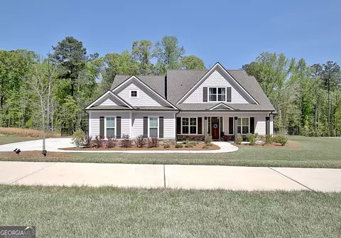 160 Lapis Lake Pt, Fayetteville, GA 30215