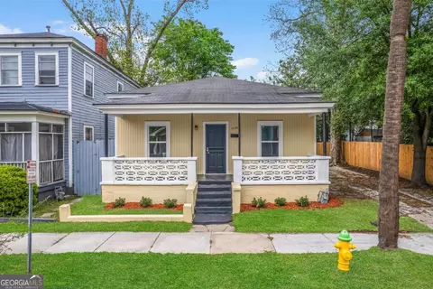 1126 E Waldburg St, Savannah, GA 31401
