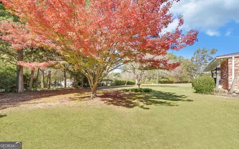 Exterior - 586 Collins Rd, Toccoa, GA 30577 photo 16 of 21