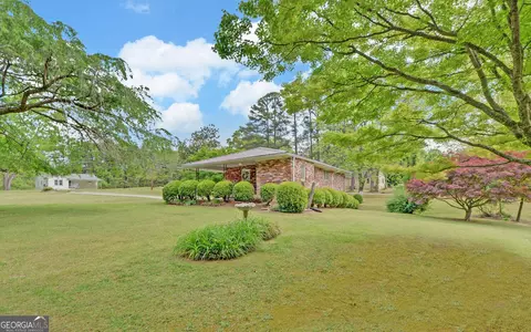 Exterior - 586 Collins Rd, Toccoa, GA 30577 photo 9 of 21