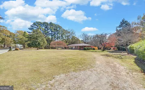 Exterior - 586 Collins Rd, Toccoa, GA 30577 photo 18 of 21
