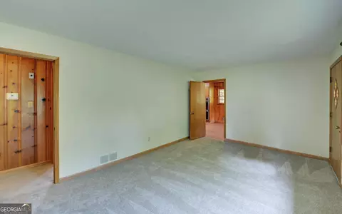 Living - 586 Collins Rd, Toccoa, GA 30577 photo 3 of 3
