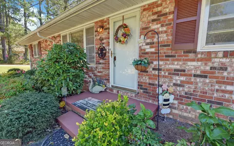 Exterior - 586 Collins Rd, Toccoa, GA 30577 photo 2 of 21