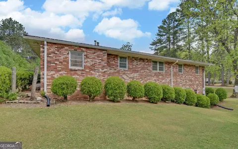 Exterior - 586 Collins Rd, Toccoa, GA 30577 photo 6 of 21