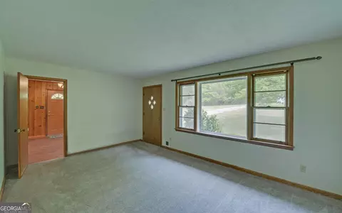 Living - 586 Collins Rd, Toccoa, GA 30577 photo 2 of 3