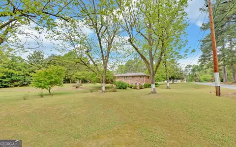 Exterior - 586 Collins Rd, Toccoa, GA 30577 photo 15 of 21