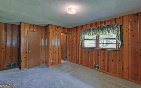 Bedroom - 586 Collins Rd, Toccoa, GA 30577 photo 2 of 10