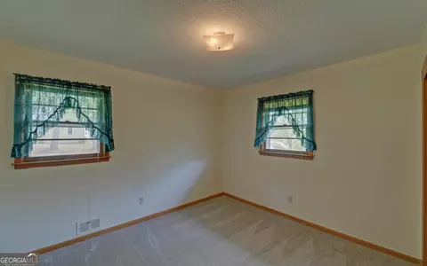 Bedroom - 586 Collins Rd, Toccoa, GA 30577 photo 5 of 10