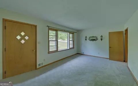 Living - 586 Collins Rd, Toccoa, GA 30577 photo 1 of 3
