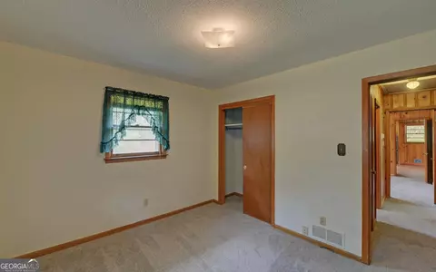 Bedroom - 586 Collins Rd, Toccoa, GA 30577 photo 6 of 10