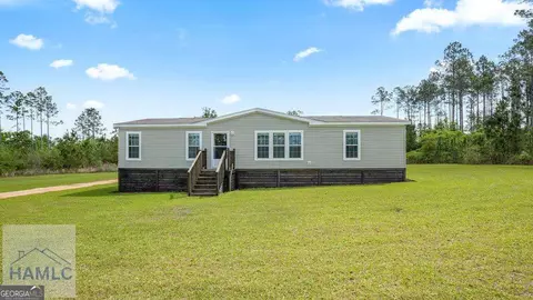 876 Hires Rd, Jesup, GA 31545