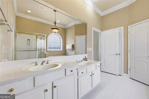Bath - 2575 Harman Park Ct NW, Duluth, GA 30097 photo 1 of 4