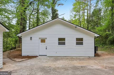 418 Honeysuckle Ln, Stockbridge, GA 30281