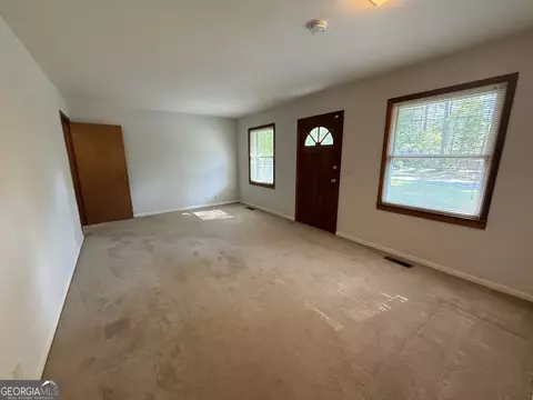 Living - 727 Central Rd, Thomson, GA 30824 photo 1 of 4