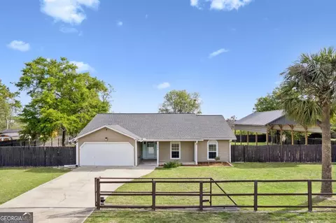 195 Windsor Cir, Woodbine, GA 31569