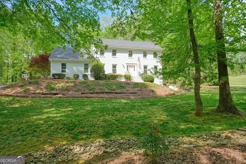 1075 Willow Bnd, Roswell, GA 30075