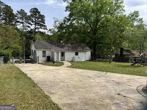 Exterior - 354 S Pine St, Toccoa, GA 30577 photo 2 of 4