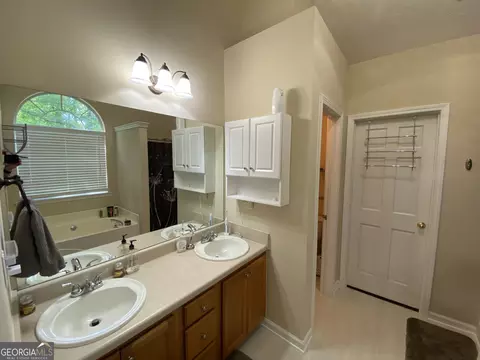Bath - 312 Cascade Ct, Hampton, GA 30228 photo 1 of 5