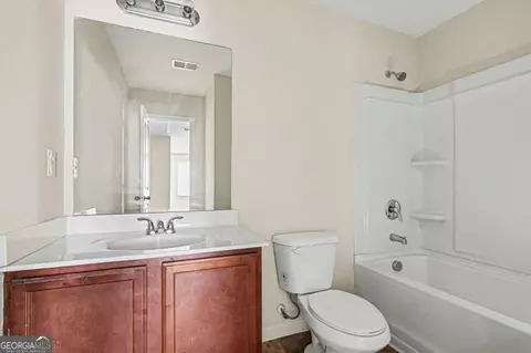 Bath - 1160 Pebble Ridge Dr, Hampton, GA 30228 photo 1 of 3