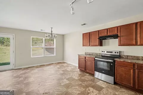 Kitchen - 1160 Pebble Ridge Dr, Hampton, GA 30228 photo 2 of 2