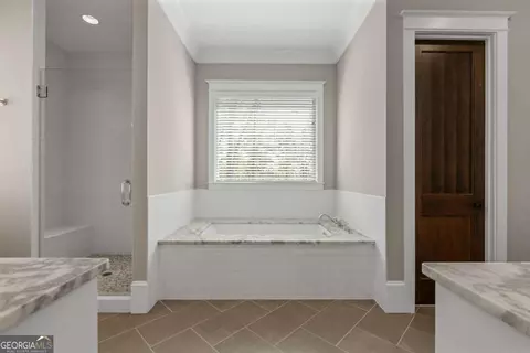 Bath - 16200 Henderson Rd, Milton, GA 30004 photo 3 of 7