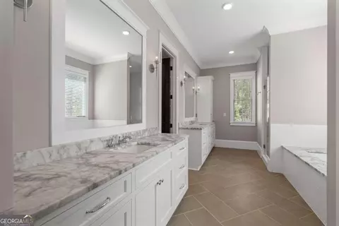 Bath - 16200 Henderson Rd, Milton, GA 30004 photo 2 of 7