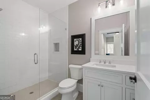 Bath - 16200 Henderson Rd, Milton, GA 30004 photo 5 of 7