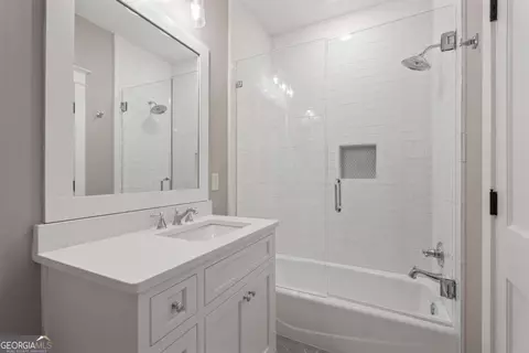 Bath - 16200 Henderson Rd, Milton, GA 30004 photo 4 of 7