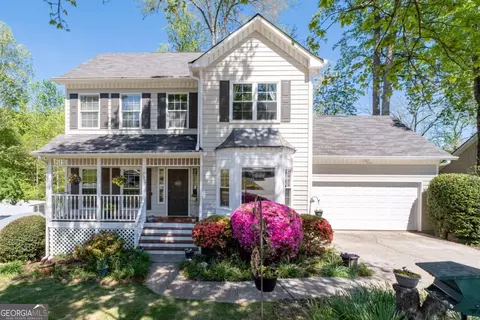 385 Oak Springs Dr, Lawrenceville, GA 30043