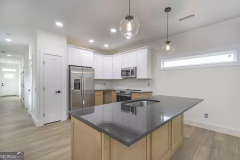 320 Thompson St, Pendleton, SC 29670 photo 2
