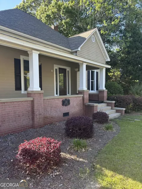 610 Ridge Ave N, Tifton, GA 31794