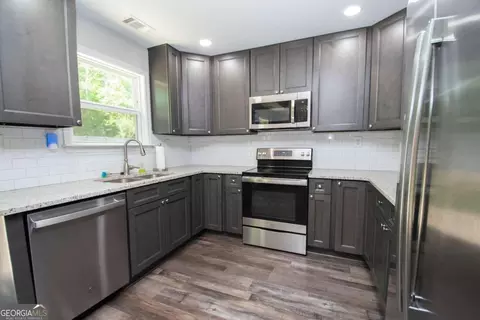Kitchen - 1589 New Franklin Rd, Lagrange, GA 30240 photo 1 of 3