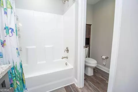 Bath - 1589 New Franklin Rd, Lagrange, GA 30240 photo 2 of 3