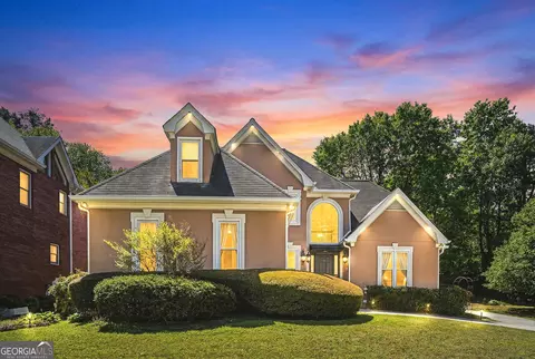 2521 Summeroak Dr, Tucker, GA 30084