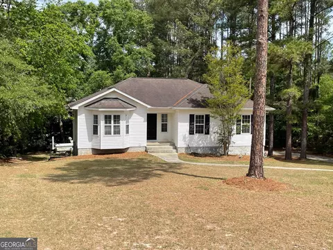 704 Hillwood Dr, Statesboro, GA 30458