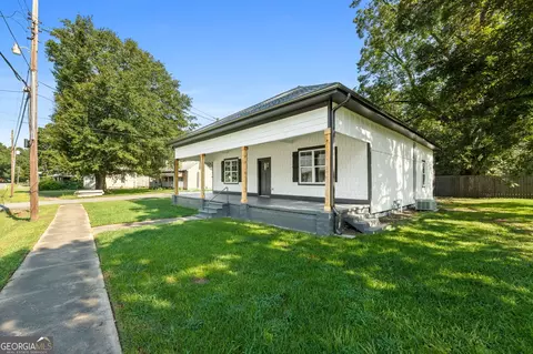 Exterior - 347 Ww Carr Ave, Jackson, GA 30233 photo 3 of 6