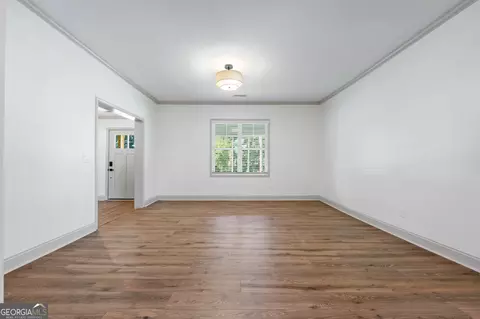 Living - 347 Ww Carr Ave, Jackson, GA 30233 photo 2 of 3