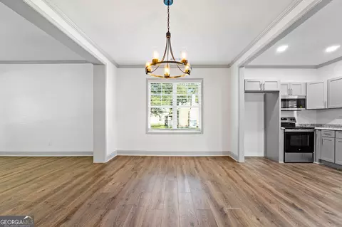 Dining - 347 Ww Carr Ave, Jackson, GA 30233 photo 1 of 1