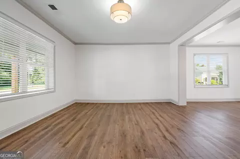 Living - 347 Ww Carr Ave, Jackson, GA 30233 photo 1 of 3