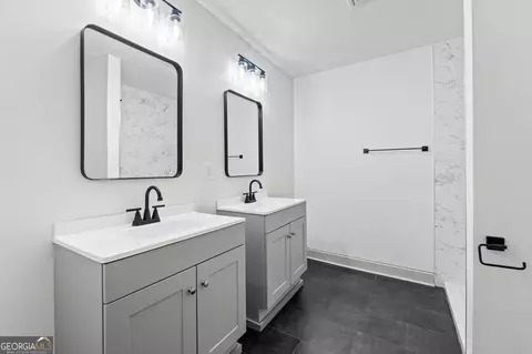Bath - 347 Ww Carr Ave, Jackson, GA 30233 photo 1 of 3