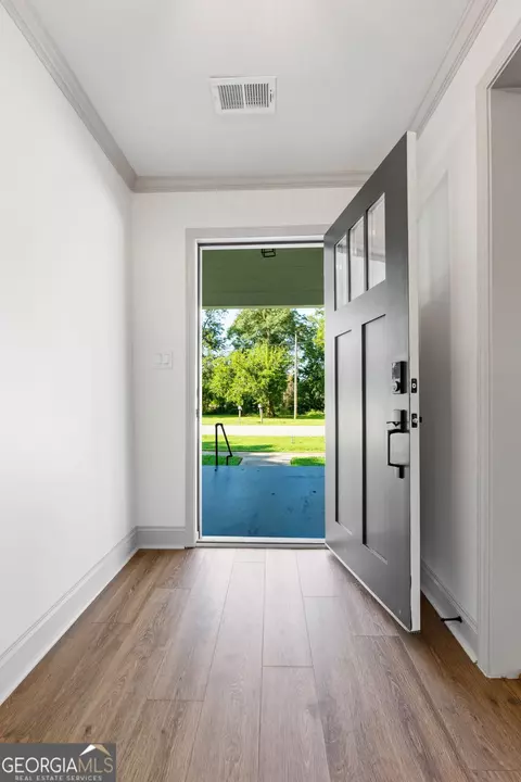 Entry Way - 347 Ww Carr Ave, Jackson, GA 30233 photo 1 of 1