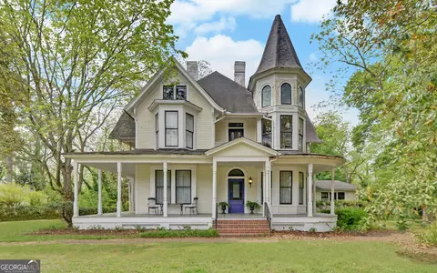 252 Benson St, Hartwell, GA 30643