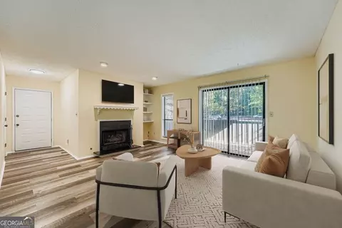 1607 Woodcliff Dr, Atlanta, GA 30350