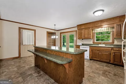 Kitchen - 2801 Hwy 105, Demorest, GA 30535 photo 2 of 4