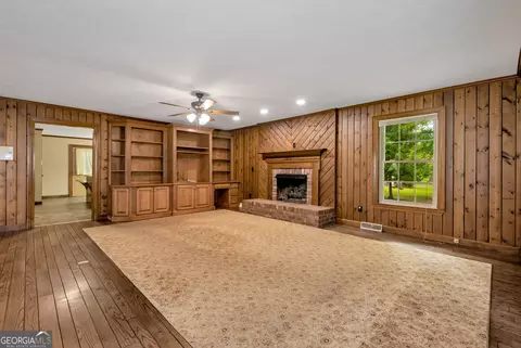 Living - 2801 Hwy 105, Demorest, GA 30535 photo 1 of 6