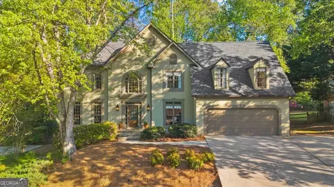 11005 Wilshire Chase Dr, Johns Creek, GA 30097
