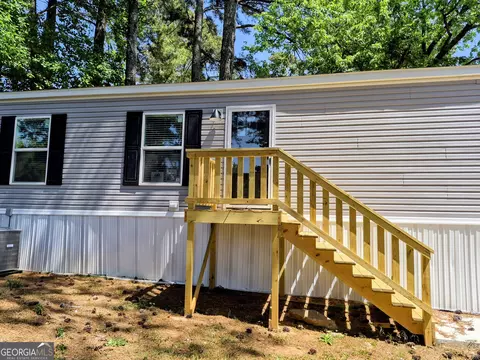 7 Club Cir, Ellenwood, GA 30294