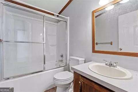 Bath - 235 Kirk Rd NW, White, GA 30184 photo 1 of 3