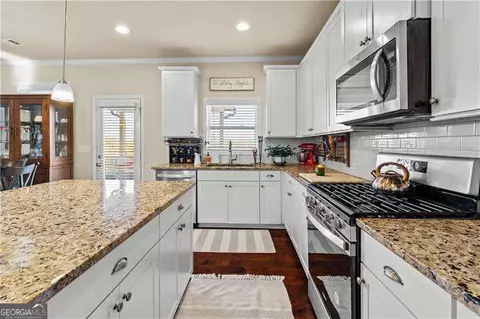 Kitchen - 622 Little Bear Loop, Canton, GA 30114 photo 3 of 3